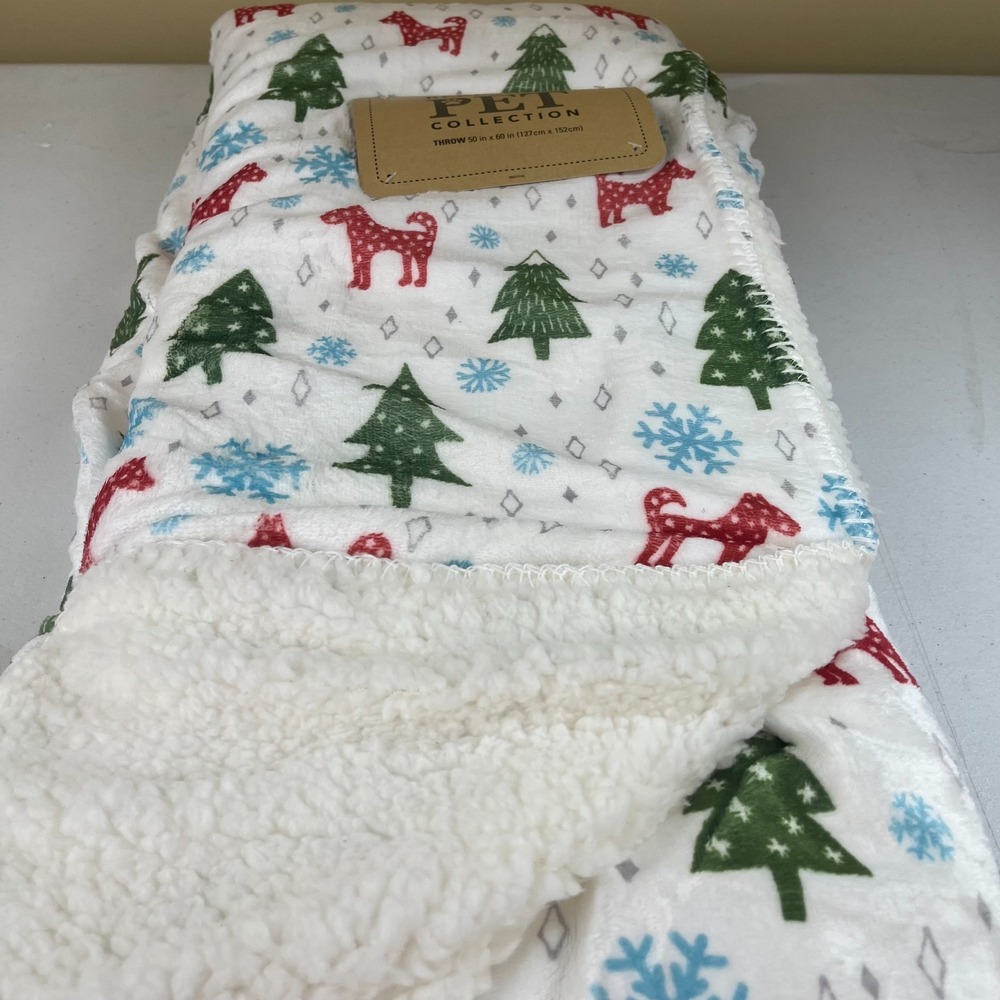 Berkshire Pet Collection Christmas Throw Blanket 50x60 Sherpa Dogs Trees Snow